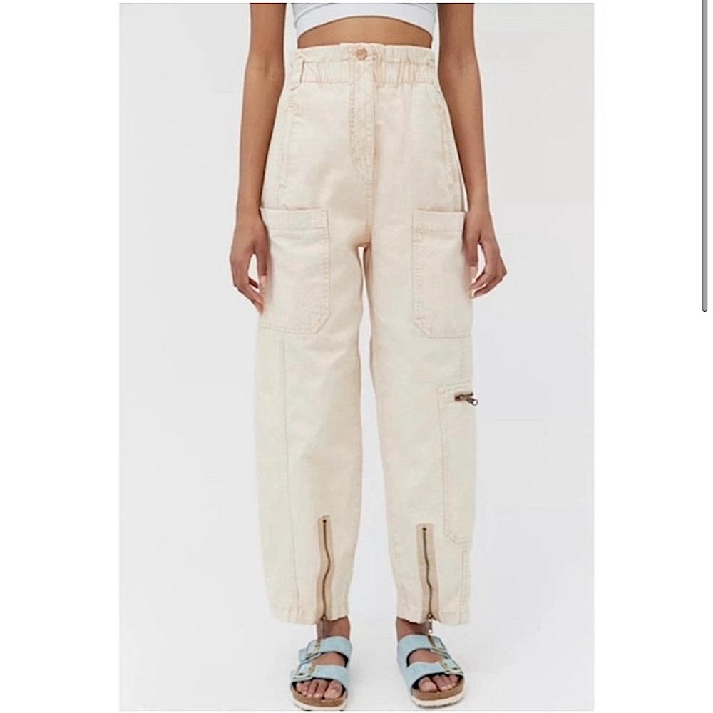 BDG izzy straight leg cargo pants beige